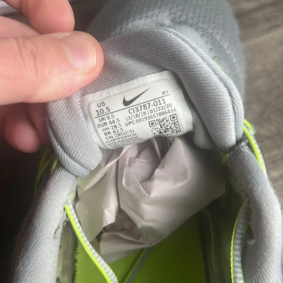 Men Nike Quest Grey/Neon Green Size 10.5 main image 4